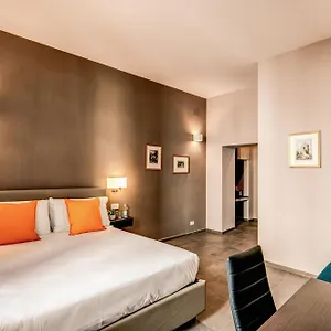 H501 Luxury 2*, Roma Italia